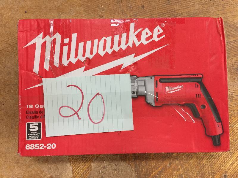 lot 20 image: Milwaukee 6.8 Amp 18-Gauge Shear in like New working conditions