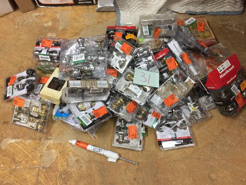 lot 31 image: Lot of door Locks
