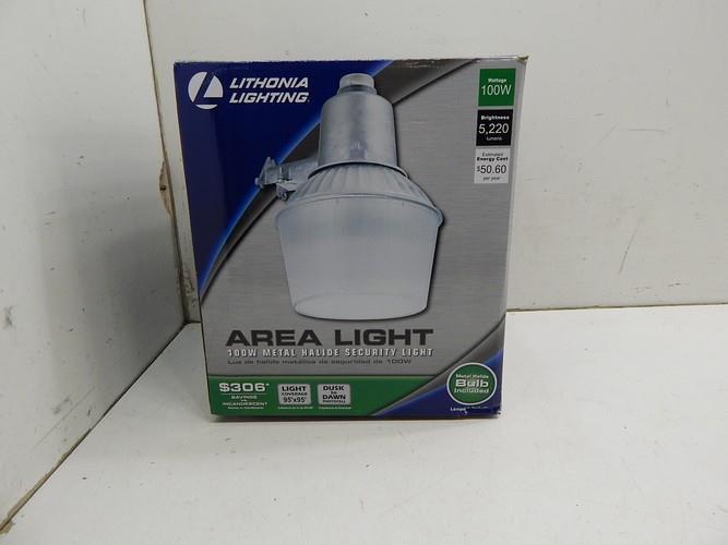 lot 76 image: Lithonia Lighting 136xux Metal Halide Area Light, 100 Watt