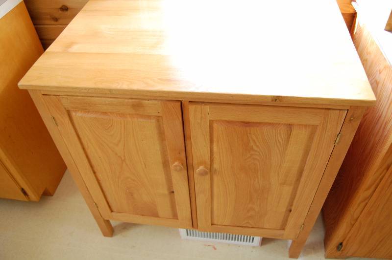 lot 2 image: Cabinet