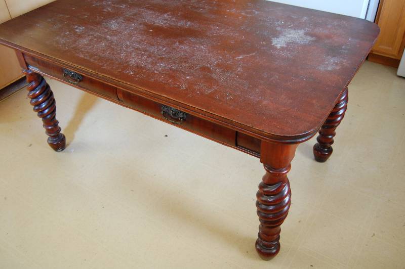 lot 7 image: Antique DeskTable