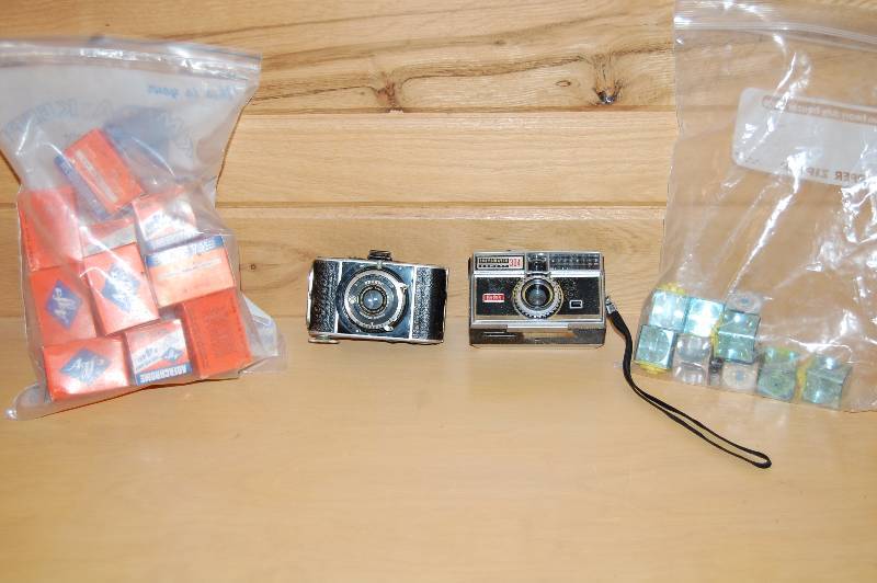 lot 19 image: Cameras and More