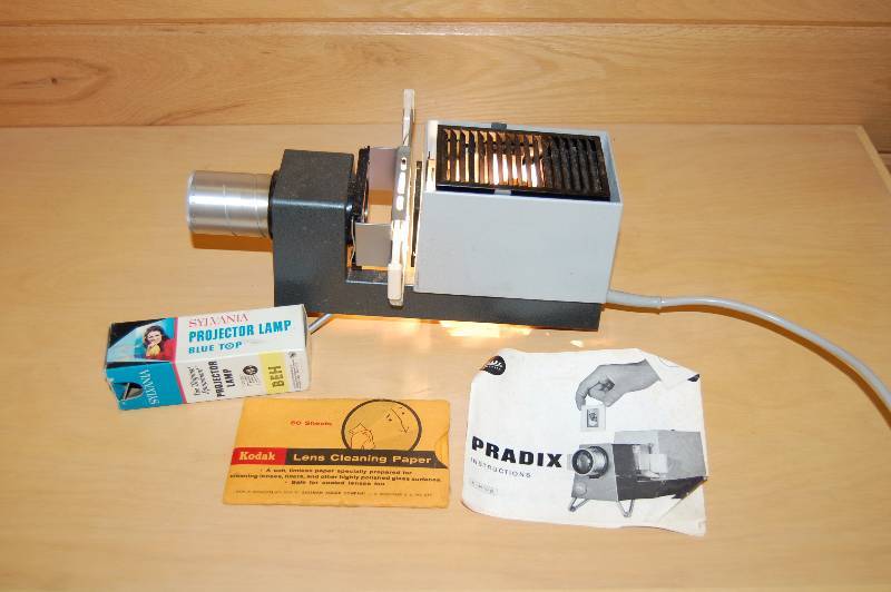 lot 21 image: Slide Projector