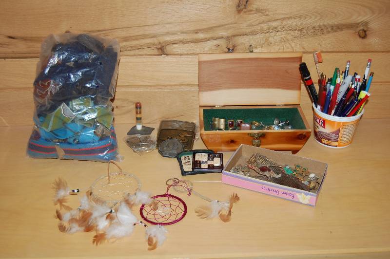 lot 22 image: Misc Lot