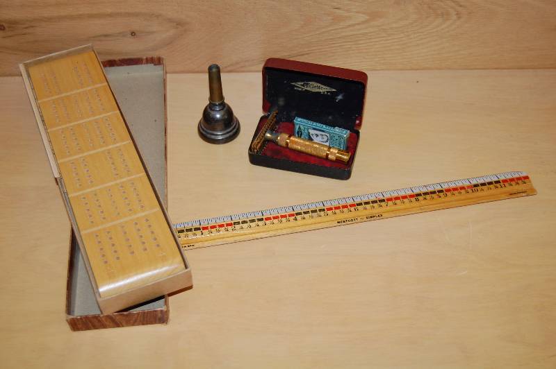 lot 25 image: Misc Lot