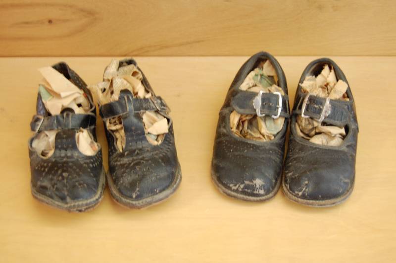 lot 41 image: Antique Childrens Shoes