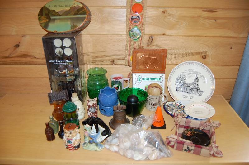 lot 47 image: Home Dcor and More