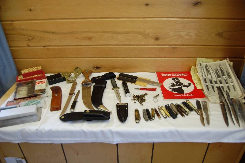 lot 56 image: Knives and Knife Accessories