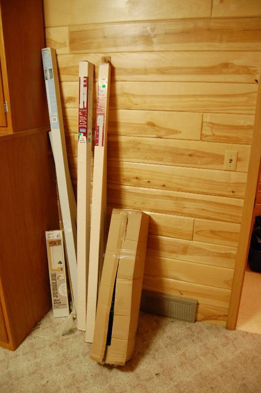 lot 80 image: Curtain Rods