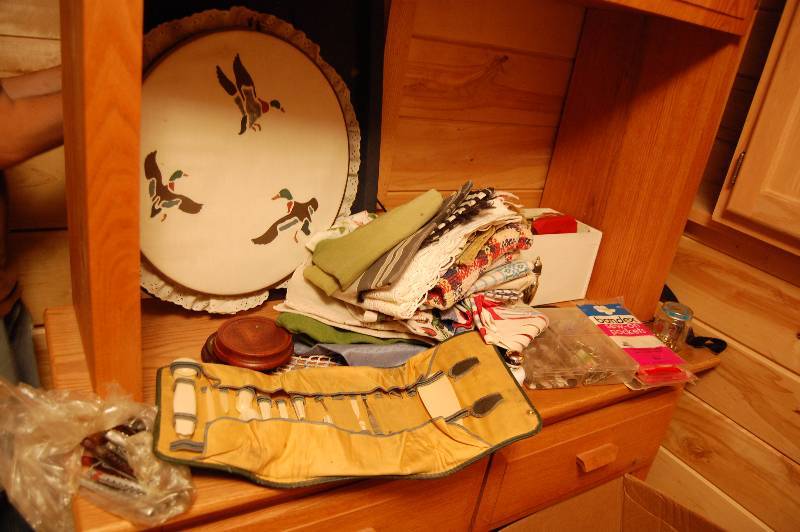 lot 91 image: Assorted Housewares and Sewing
