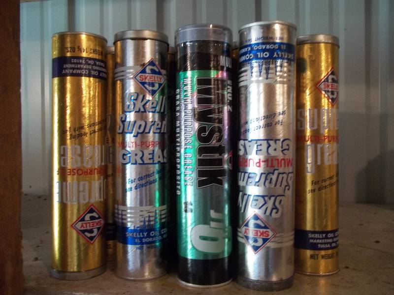 lot 261 image: Grease Tubes