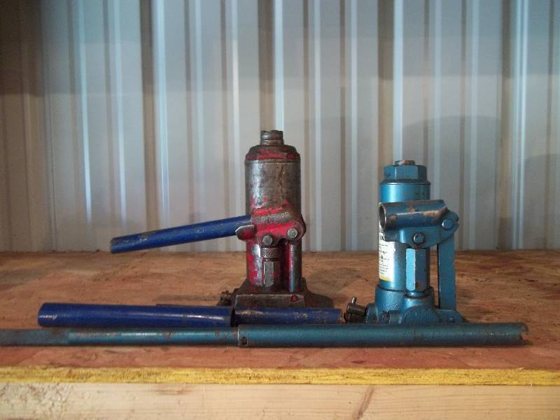 lot 271 image: Hydraulic Jacks