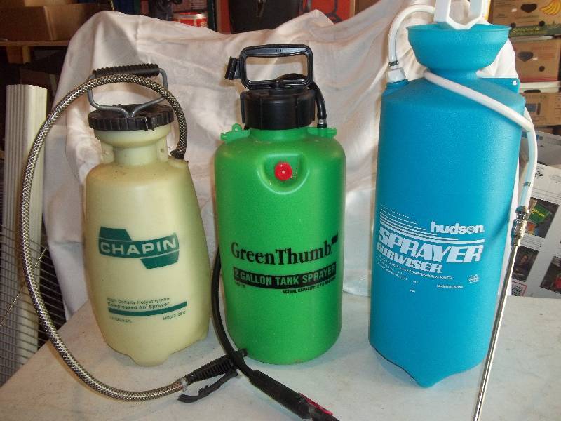 lot 276 image: Portable Spray Tanks