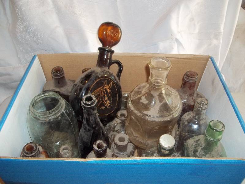 lot 282 image: Vintage Glass Bottles