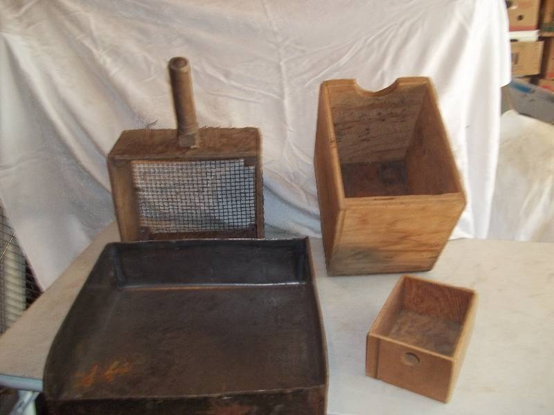 lot 291 image: Wood and Metal Boxes