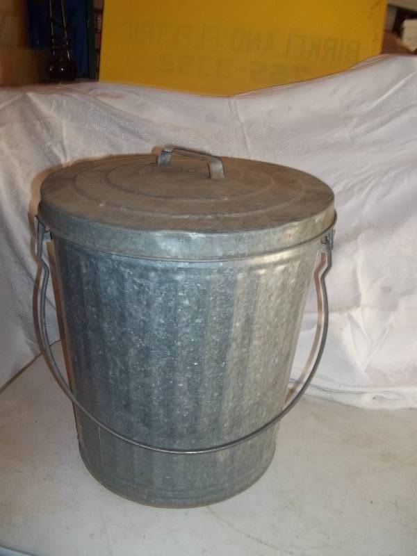 lot 295 image: Trash Can