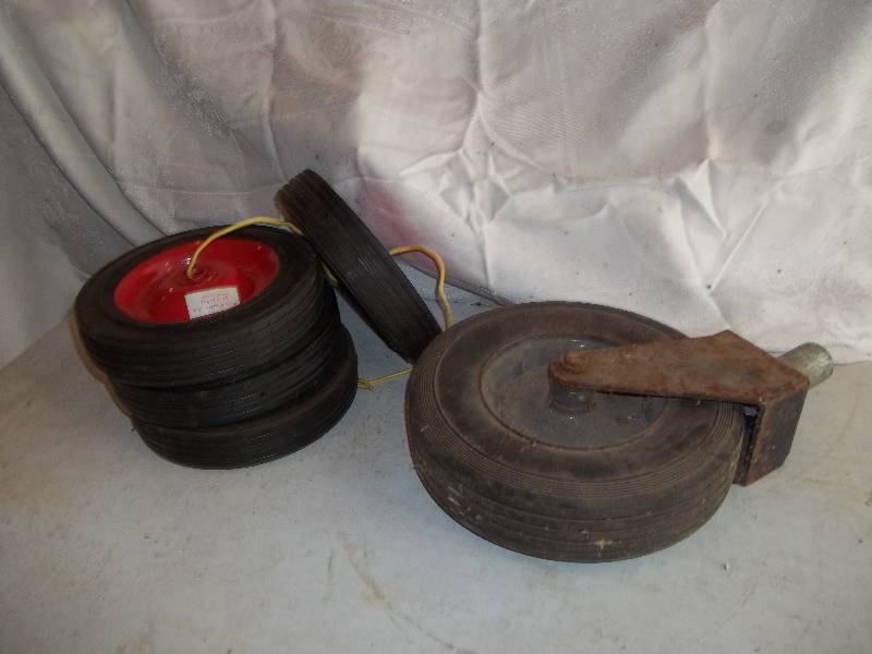 lot 300 image: Wheels