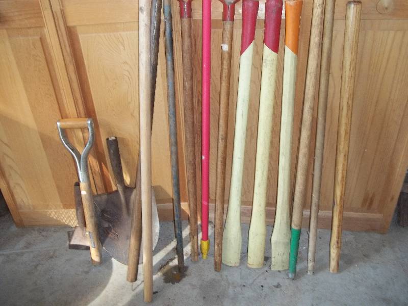 lot 319 image: Handles