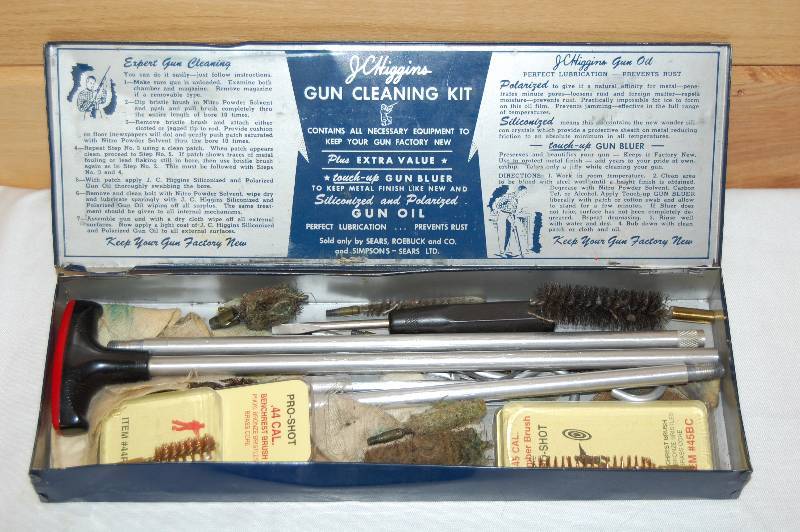 lot 195 image: Gun Cleaning Kit