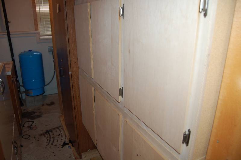lot 242 image: Cabinet