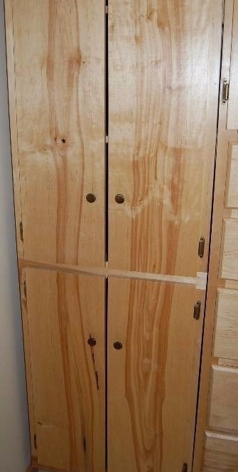 lot 247 image: Cabinet