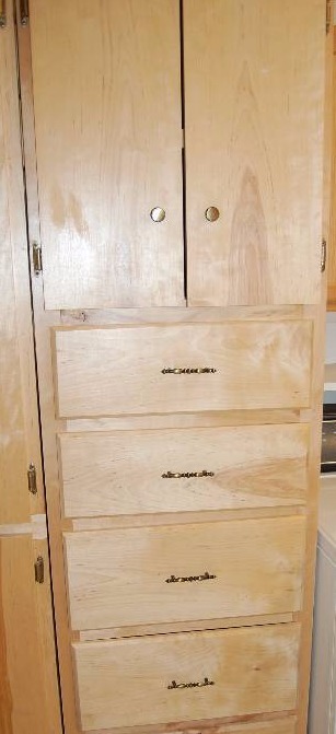 lot 248 image: Cabinet
