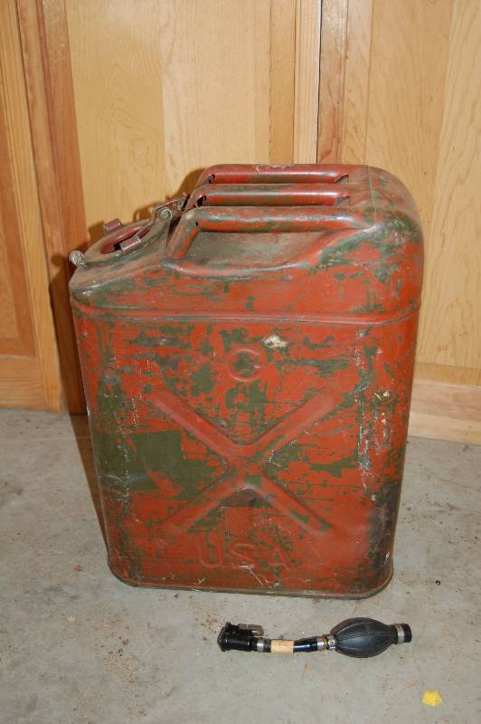 lot 332 image: Metal Fuel Can