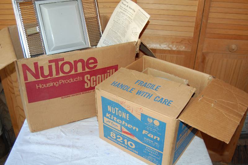 lot 375 image: Bathroom Heater and Kitchen Fan