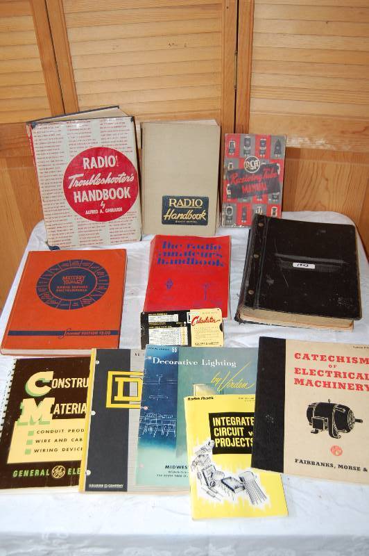 lot 379 image: Assorted Manuals