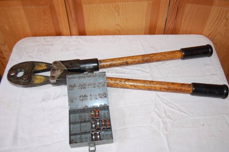 lot 402 image: Lug Crimper