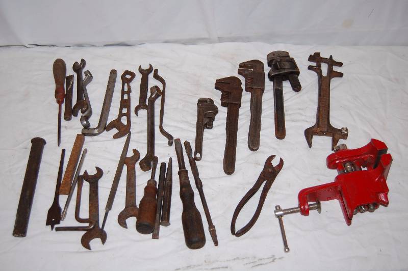 lot 413 image: Misc Tools