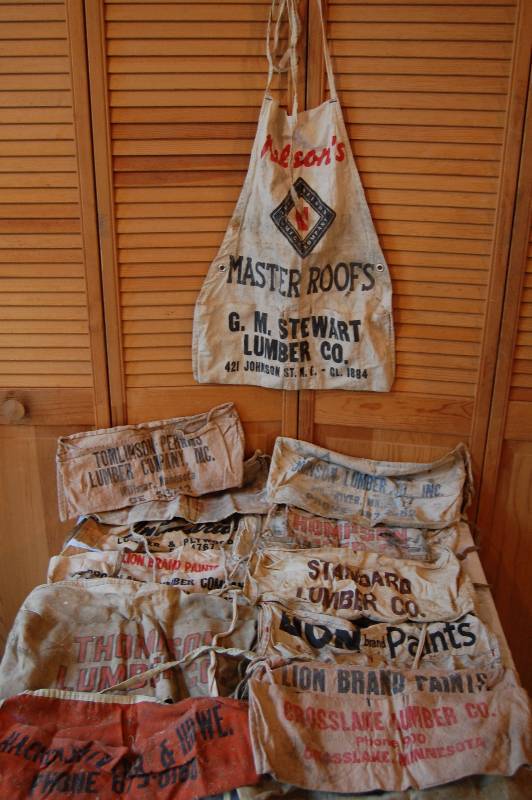 lot 414 image: Assorted Aprons