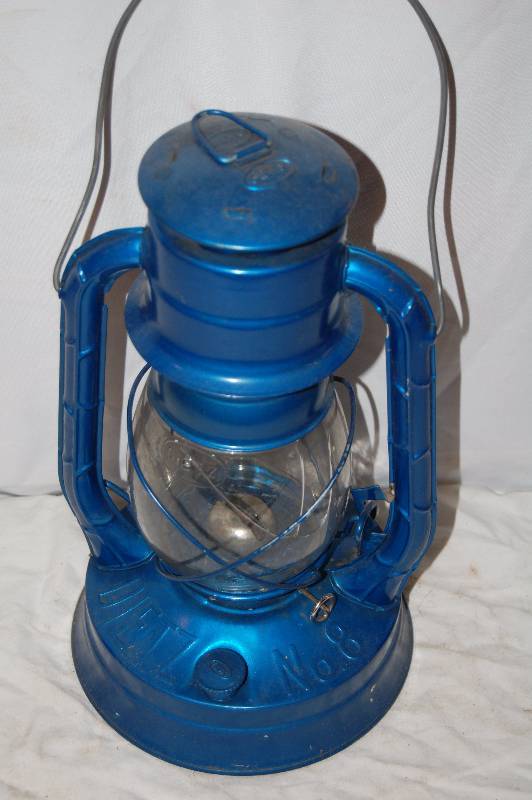 lot 415 image: Vintage Lantern