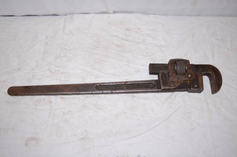 lot 417 image: Lareg Pipe Wrench