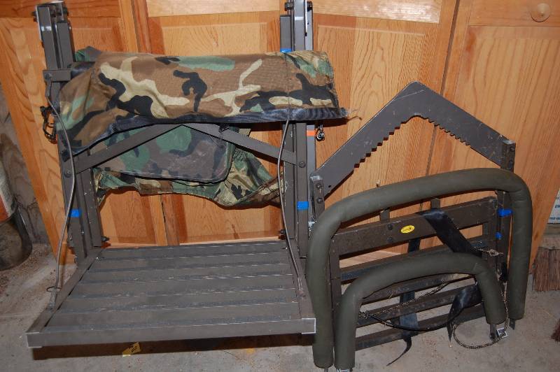 lot 431 image: Climbing Deer Stand