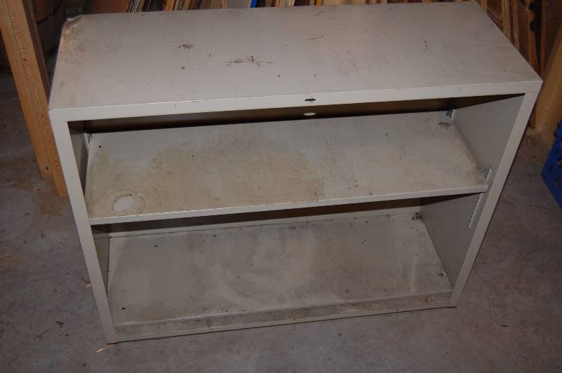 lot 438 image: Metal Shelf
