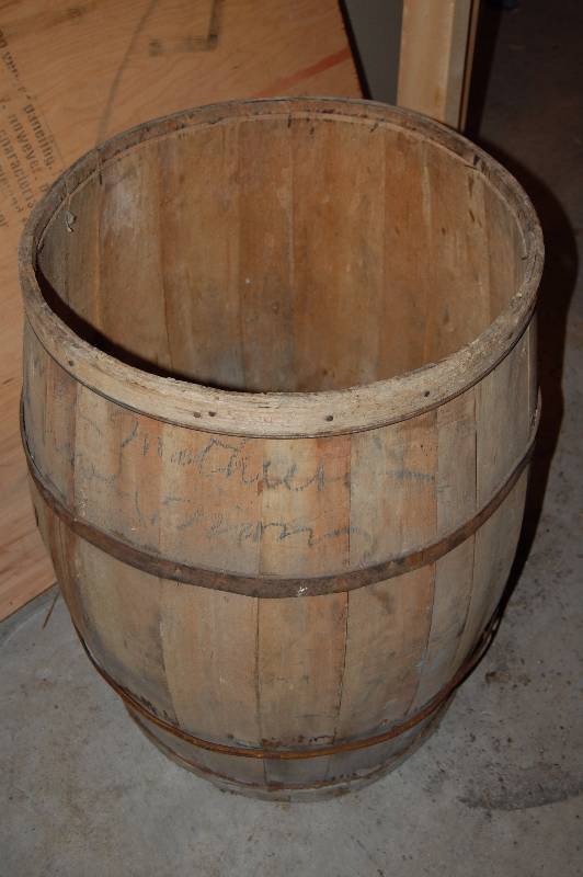 lot 439 image: Wooden Barrel