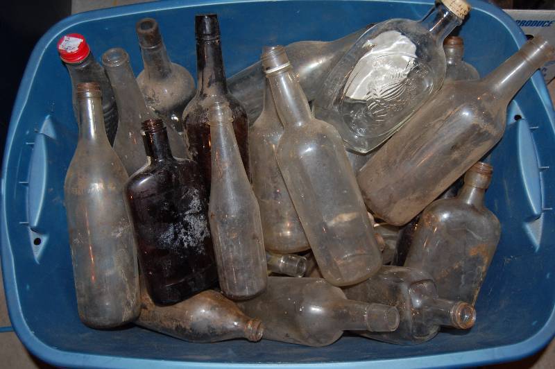 lot 463 image: Assorted Glass Bottles and Jars
