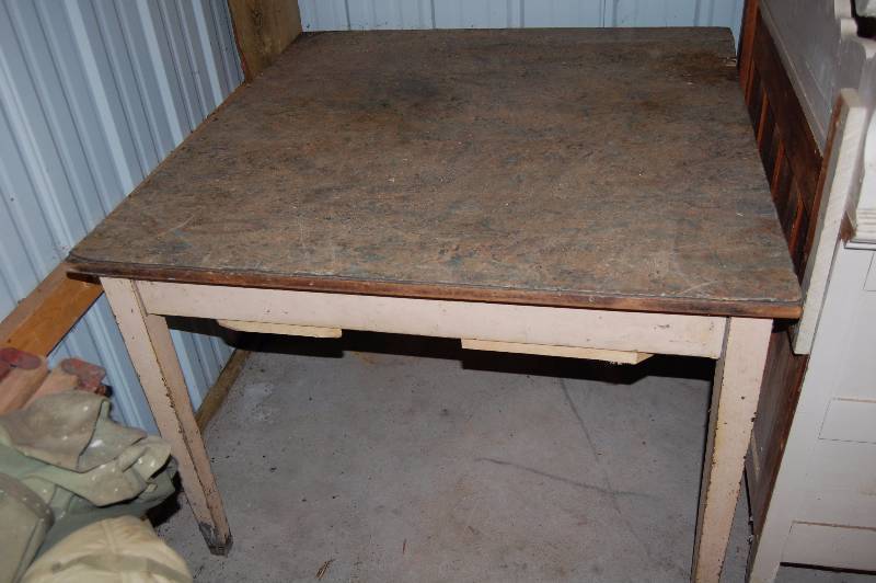 lot 469 image: Antique Table