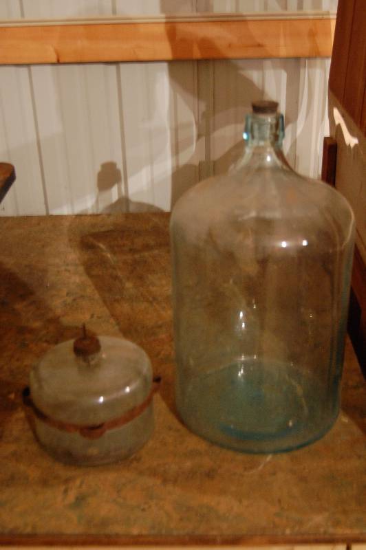 lot 473 image: Vintage Water Cooler Jug