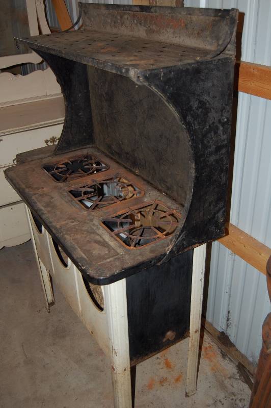 lot 474 image: Antique Stove