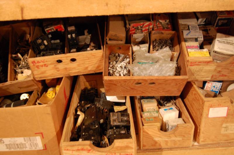 lot 486 image: Misc Electrical