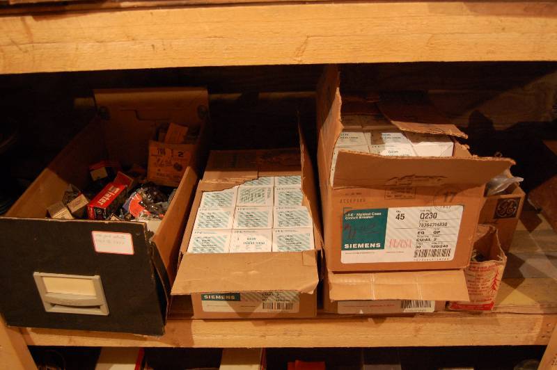 lot 487 image: I-T-E Molded Case Circuit Breakers and More