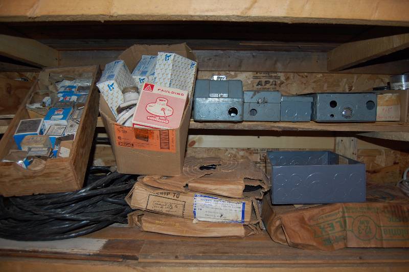 lot 491 image: Misc Electrical