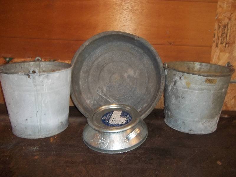 lot 566 image: Metal Buckets