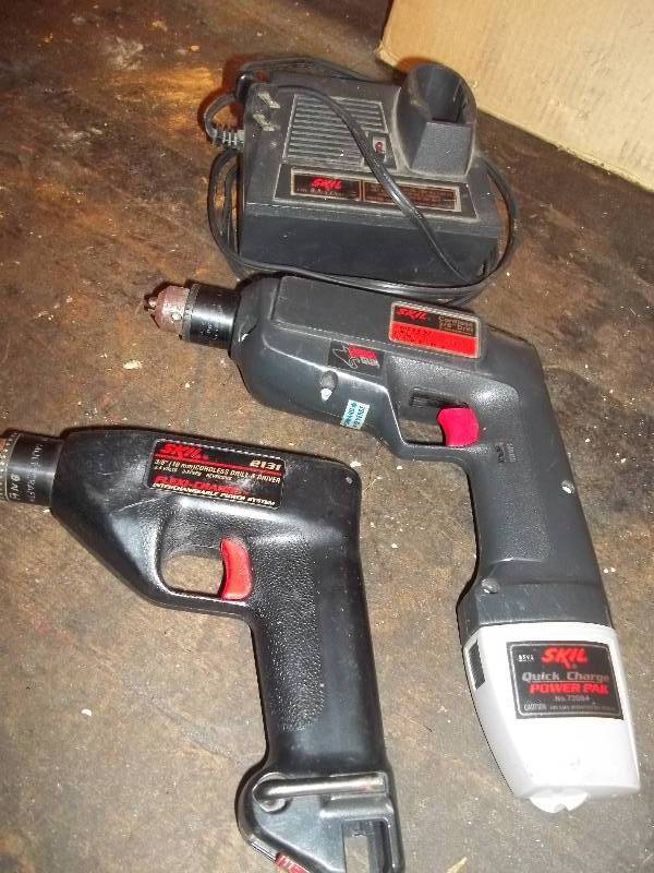 lot 574 image: Skil Drills