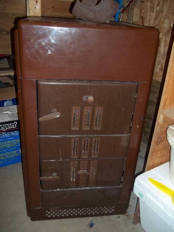 lot 602 image: Wood or Coal Stove