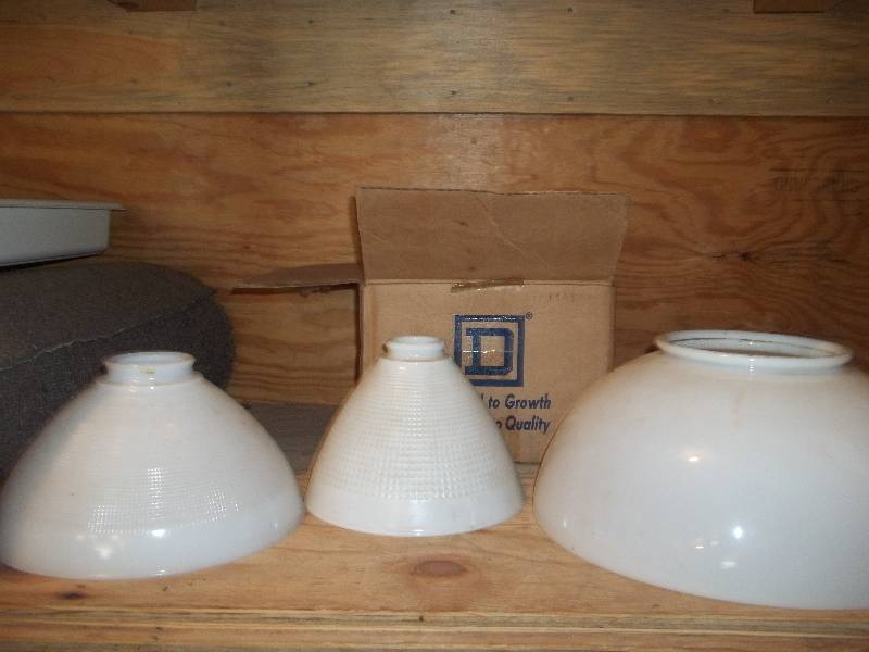 lot 609 image: Light Fixture Shades