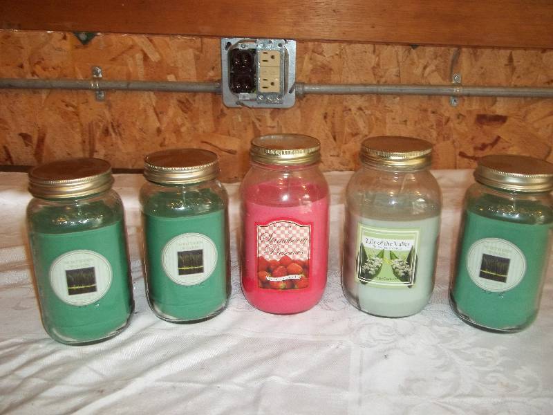 lot 614 image: Candles