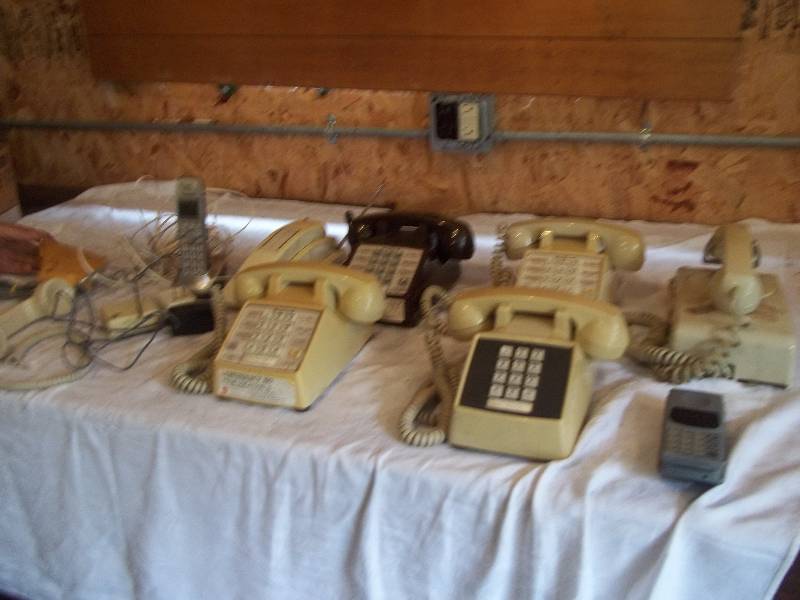 lot 620 image: Phones & Binders